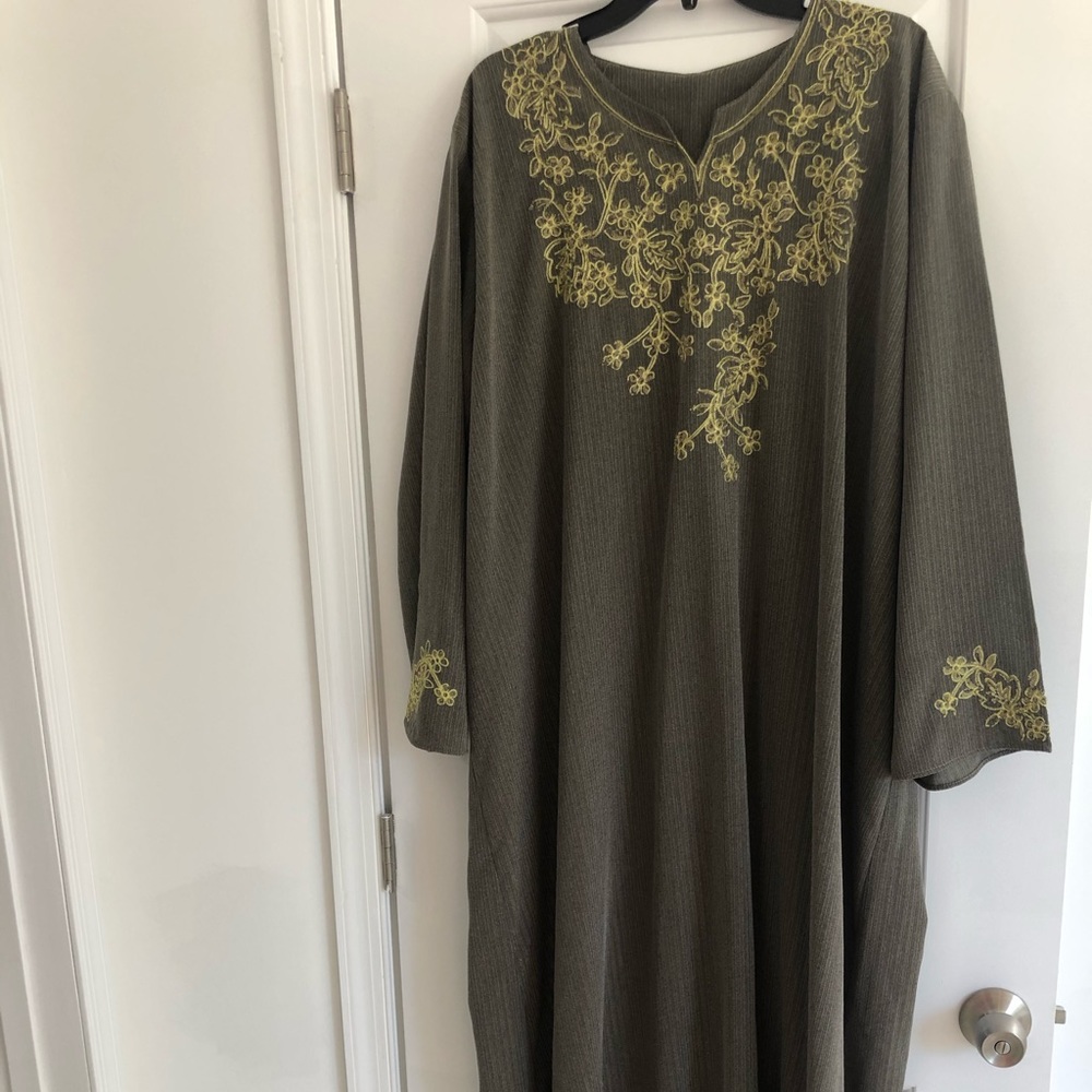 Muslim Abaya With Beautiful Designs